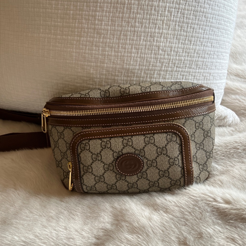 Gucci purse - Beige GG Supreme pouch